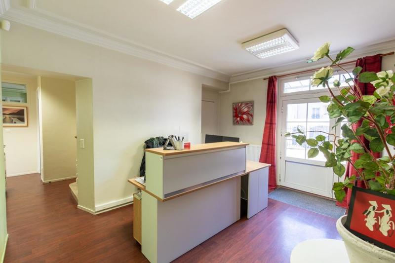 Appartement - 240 m² - 11 pièces