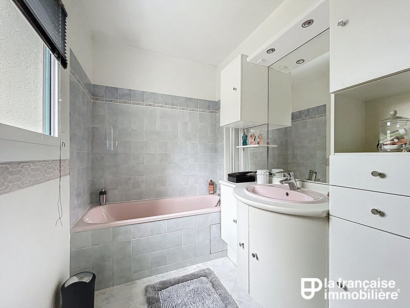 Appartement - 111 m² - 6 pièces