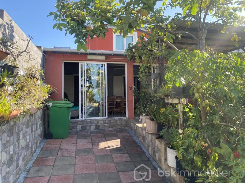 Maison jumelée - 96 m² - 4 pièces