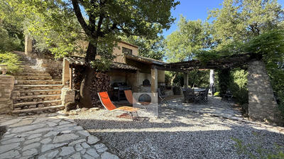 Maison - 225 m² - 10 pièces