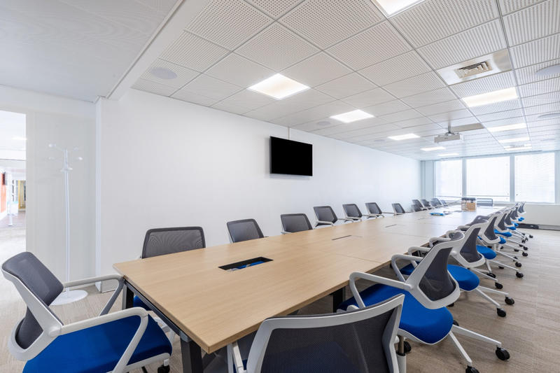 Bureau - 1 889 m² - 32 pièces