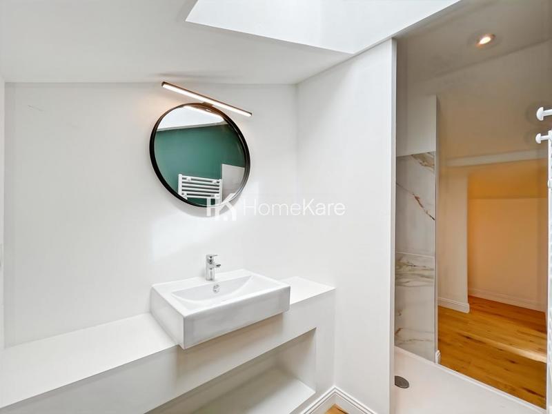 Maison - 200 m² - 6 pièces