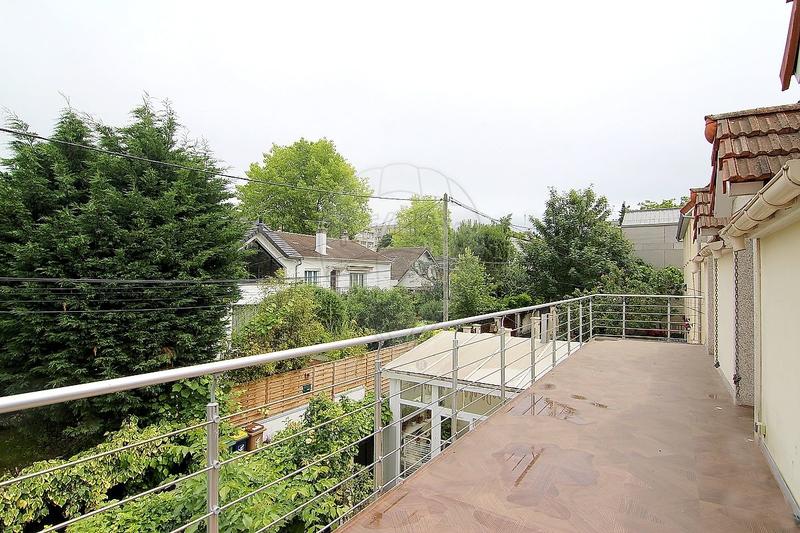 Maison - 135 m² - 10 pièces