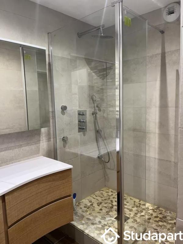 Chambre - 12 m² - 1 pièce