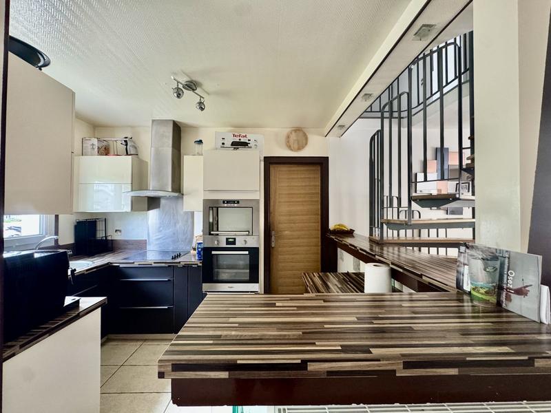 Maison - 90 m² - 5 pièces