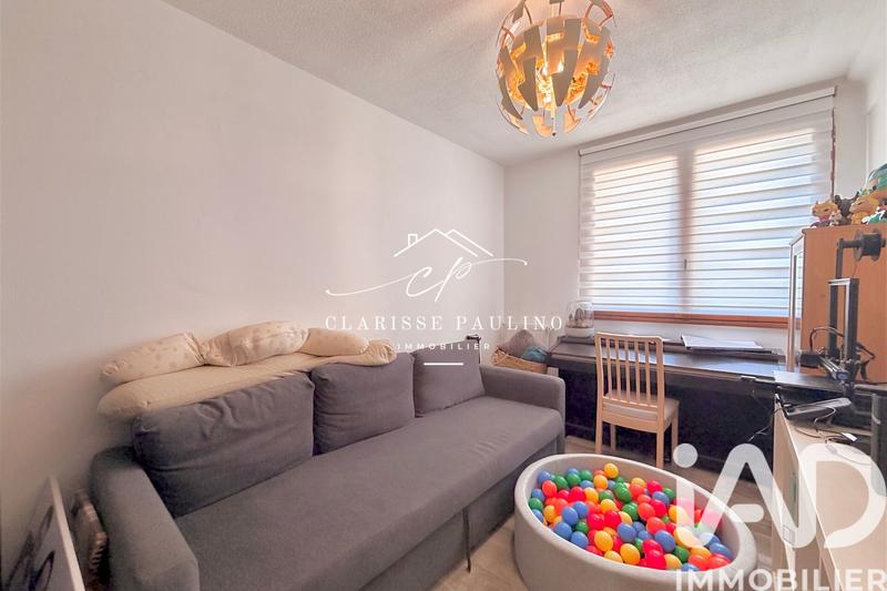 Appartement - 90 m² - 4 pièces