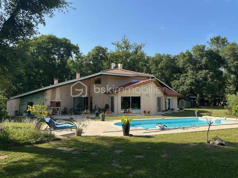 Maison - 187 m² - 6 pièces