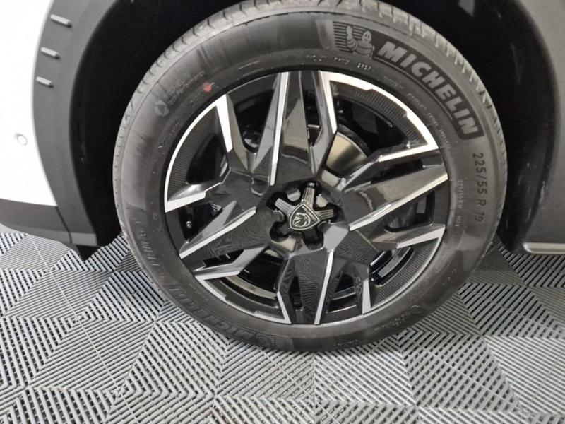 3008 (3) 1.2 Hybrid 145 E-Dcs6 Gt + Alcantara &amp; Pack 360