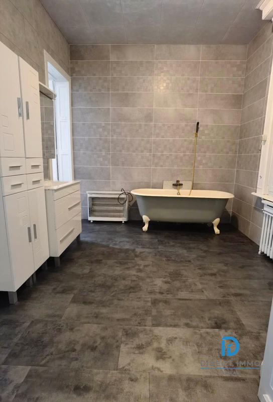 Maison - 168 m² - 8 pièces