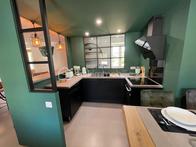 Propriété - 361 m² - 11 pièces