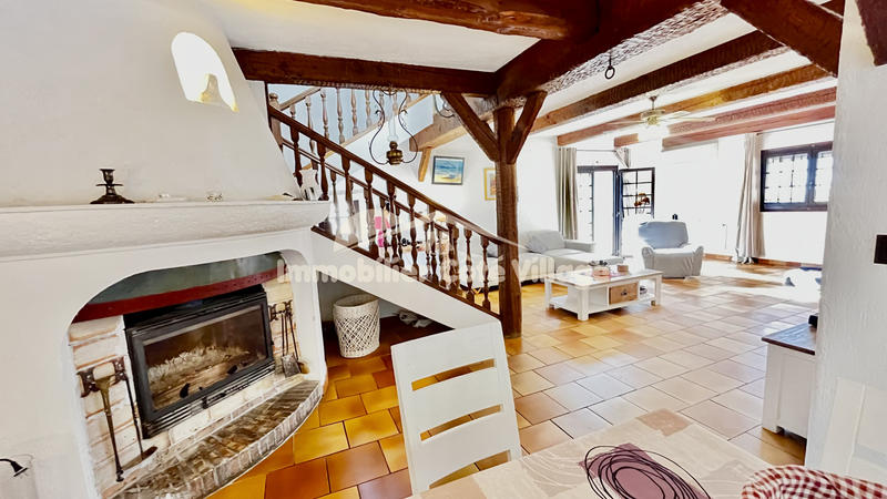 Propriété - 208 m² - 8 pièces