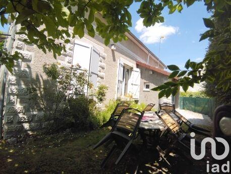 Maison - 99 m² - 6 pièces