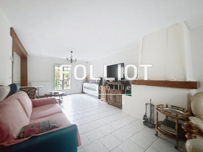 Maison - 105 m² - 4 pièces