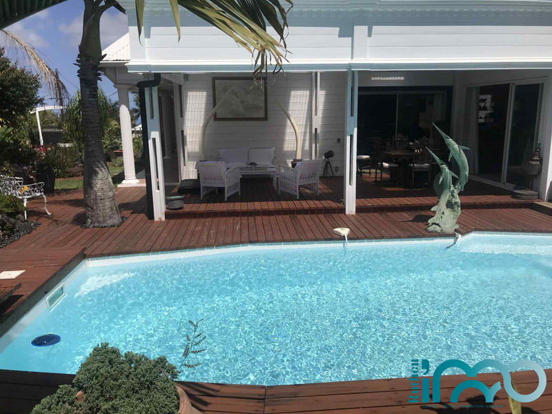 Maison traditionnelle - 320 m² - 8 pièces