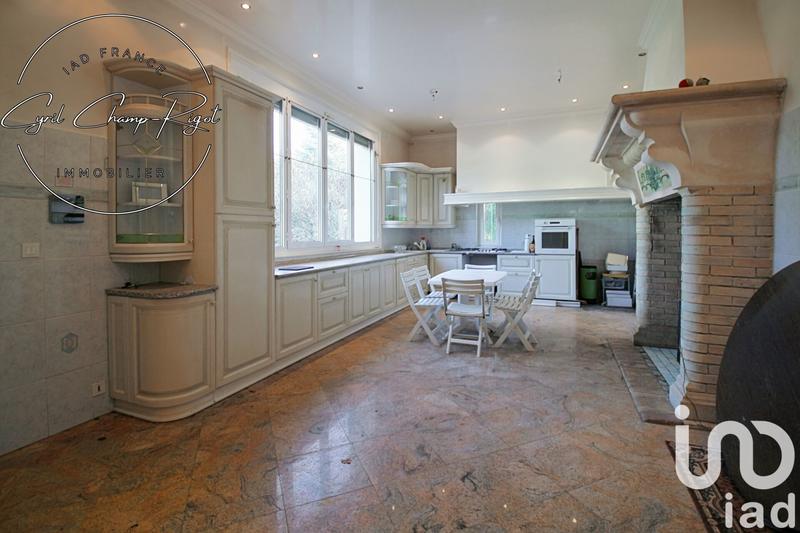 Maison - 350 m² - 12 pièces