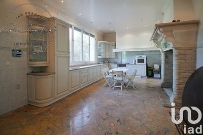 Maison - 350 m² - 12 pièces