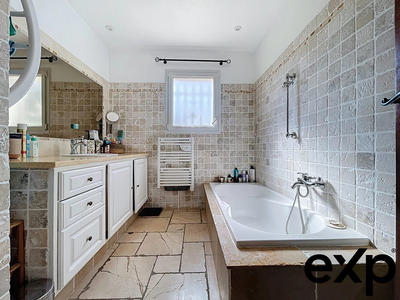 Villa - 240 m² - 7 pièces