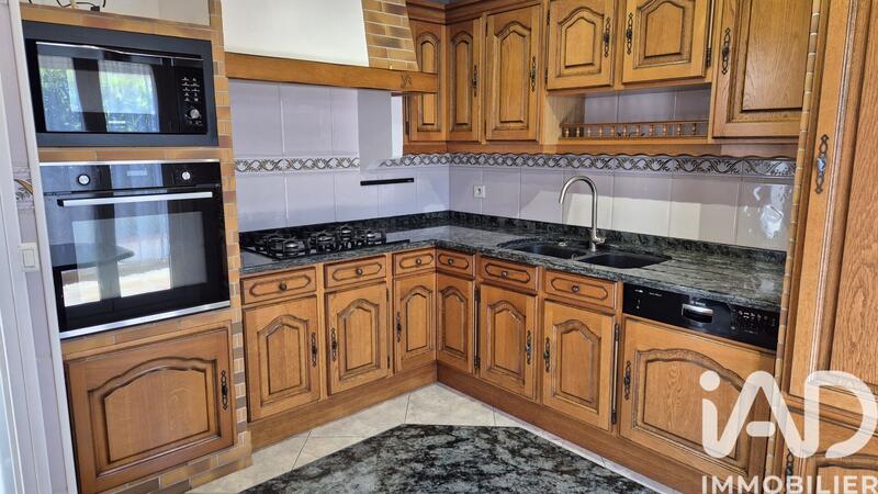 Maison - 96 m² - 5 pièces