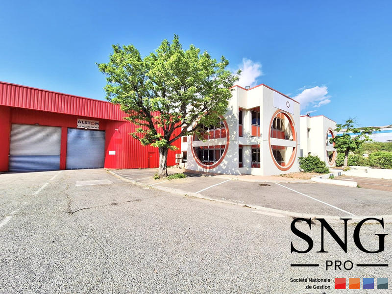 Entrepôt - 1 150 m²