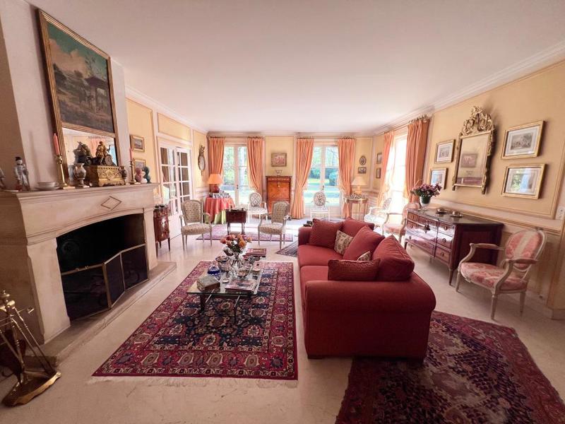 Maison - 288 m² - 7 pièces