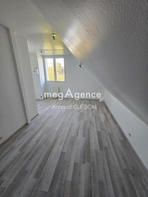 Maison - 205 m² - 9 pièces