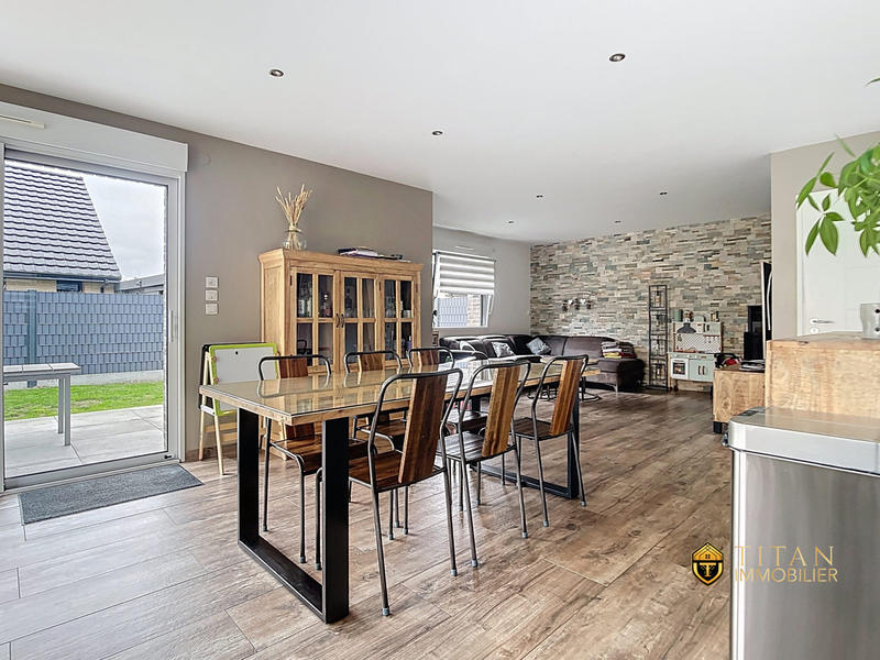 Maison - 101 m² - 5 pièces