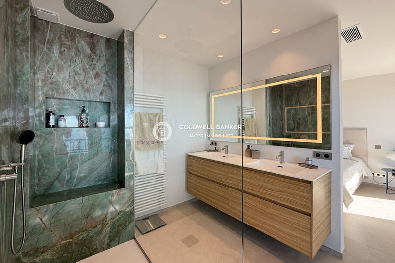 Appartement - 90 m² - 3 pièces