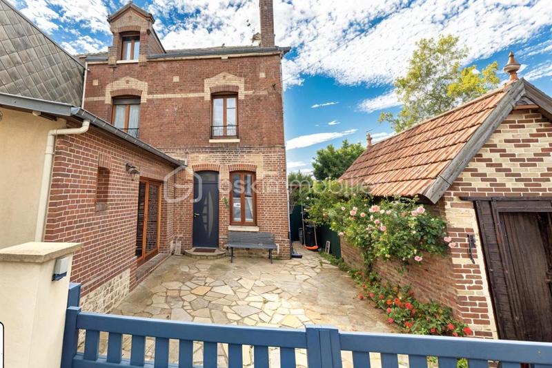 Maison - 90 m² - 4 pièces