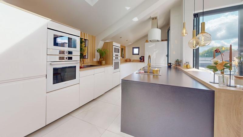 Maison contemporaine - 291 m² - 9 pièces