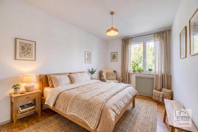 Appartement - 80 m² - 5 pièces