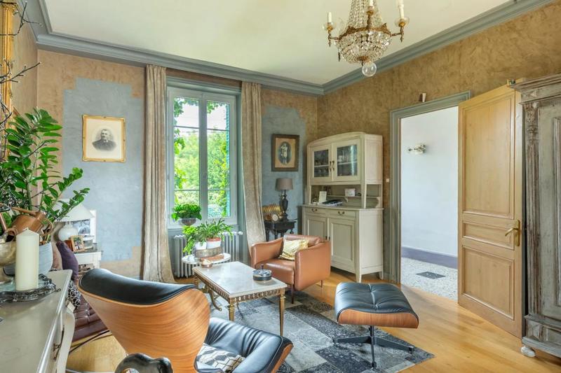 Maison - 320 m² - 8 pièces