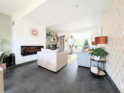 Maison - 147 m² - 6 pièces