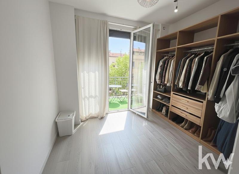 Appartement - 80 m² - 5 pièces