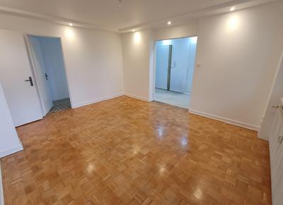 Appartement - 92 m² - 5 pièces