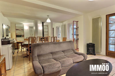 Maison - 250 m² - 9 pièces