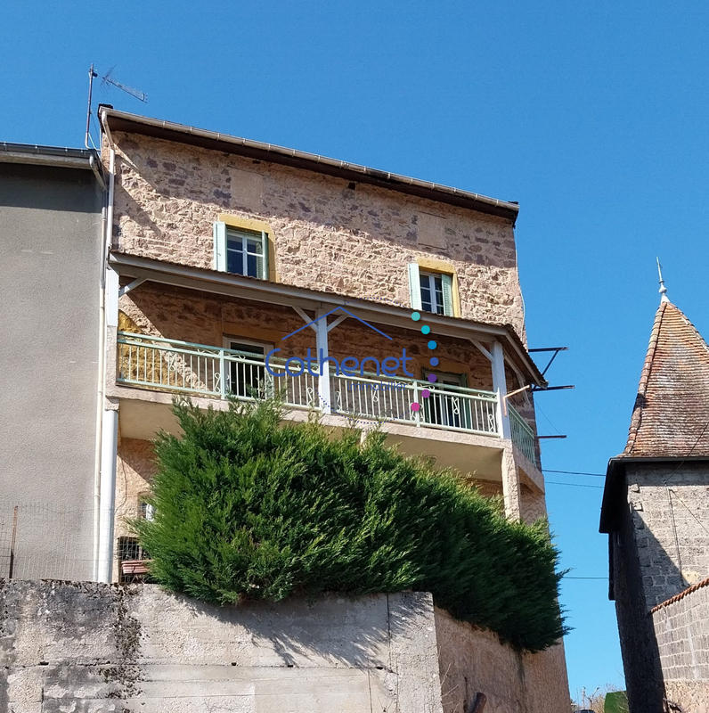 Maison - 200 m² - 8 pièces