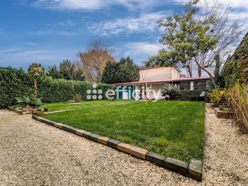 Maison - 170 m² - 8 pièces