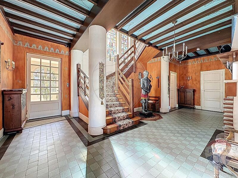 Maison - 390 m² - 10 pièces