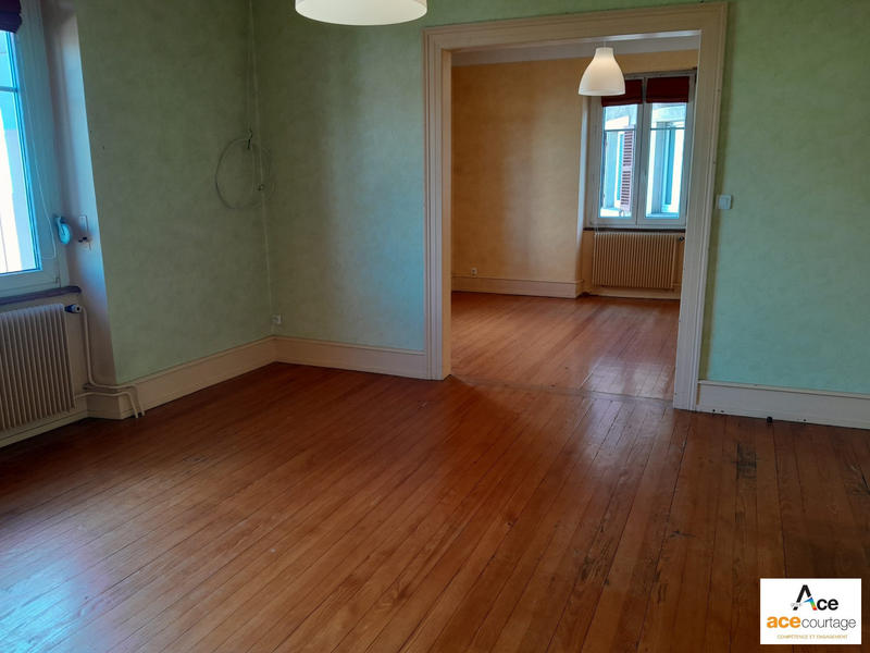 Maison - 212 m² - 9 pièces