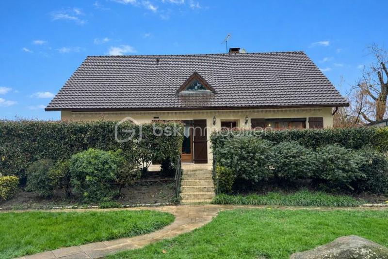 Maison traditionnelle - 169 m² - 7 pièces