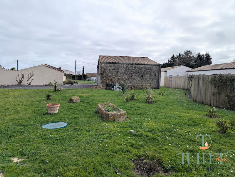 Maison ancienne - 402 m² - 8 pièces