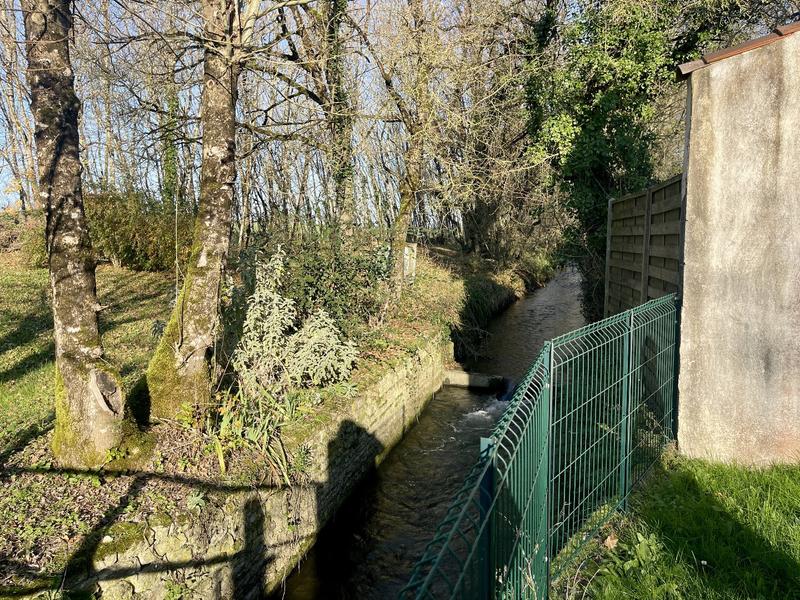 Maison - 202 m² - 9 pièces