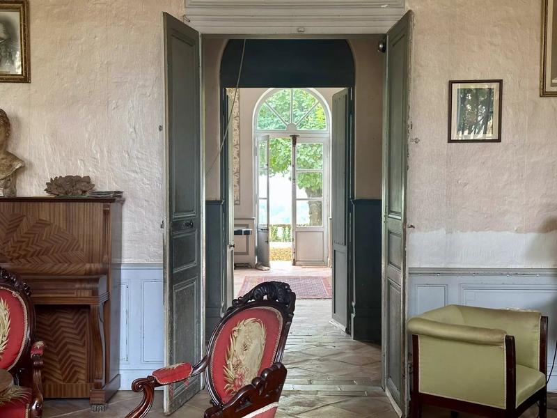 Maison - 600 m² - 22 pièces