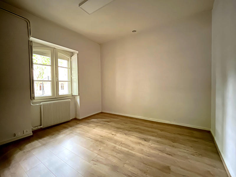 Bureau - 105 m² - 5 pièces