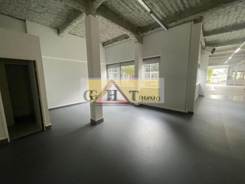 Entrepôt - 644 m²