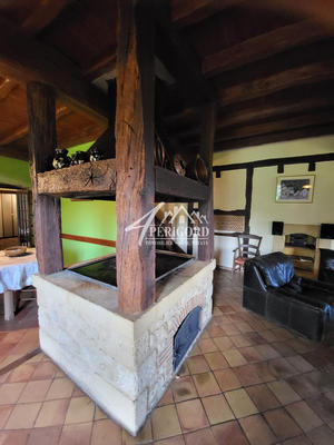 Maison - 270 m² - 10 pièces