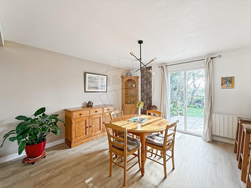 Maison - 97 m² - 5 pièces