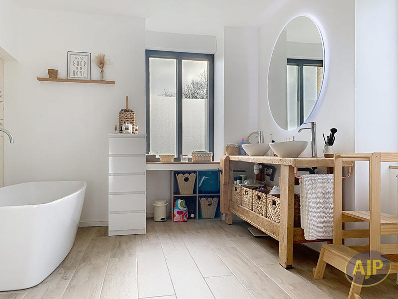 Maison - 187 m² - 5 pièces