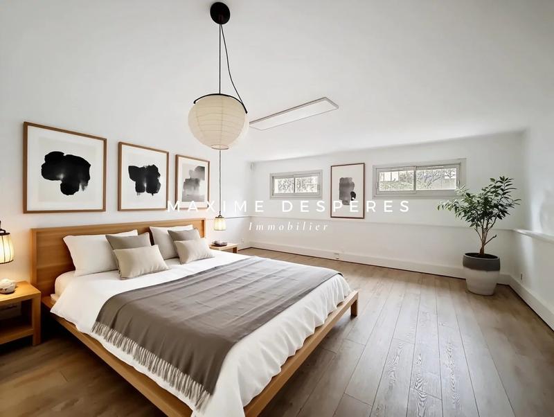 Loft - 325 m² - 6 pièces