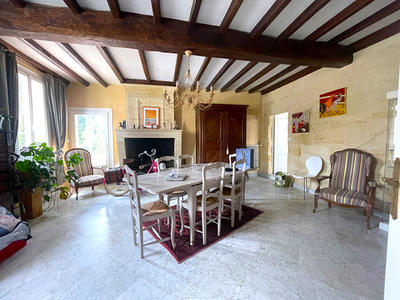 Maison - 230 m² - 7 pièces